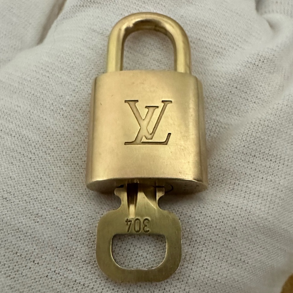 Louis Vuitton Lock and Key # 304